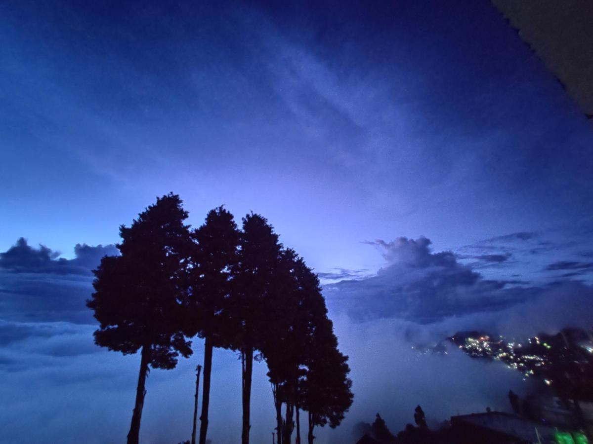 Wind Home Darjeeling- Budget Hotel Near Mall Darjeeling  Exteriör bild