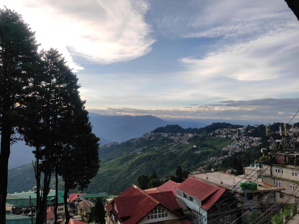 Wind Home Darjeeling- Budget Hotel Near Mall Darjeeling  Exteriör bild
