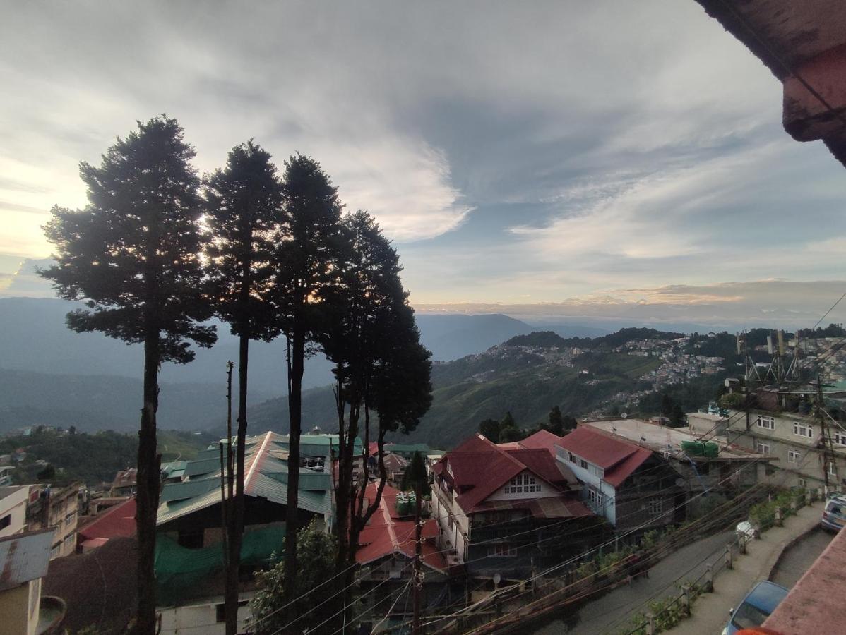 Wind Home Darjeeling- Budget Hotel Near Mall Darjeeling  Exteriör bild