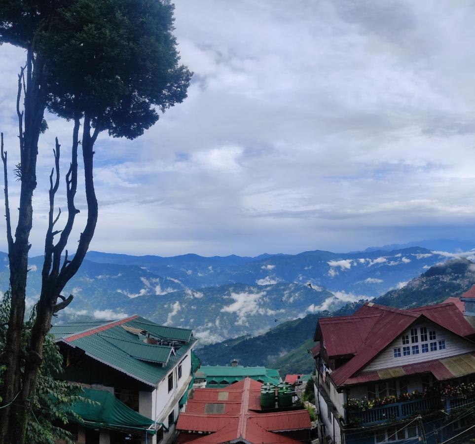 Wind Home Darjeeling- Budget Hotel Near Mall Darjeeling  Exteriör bild